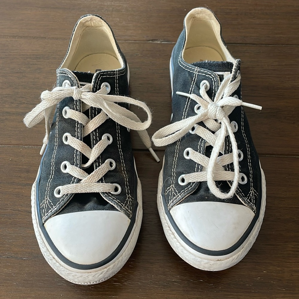 Converse Sneakers size 3